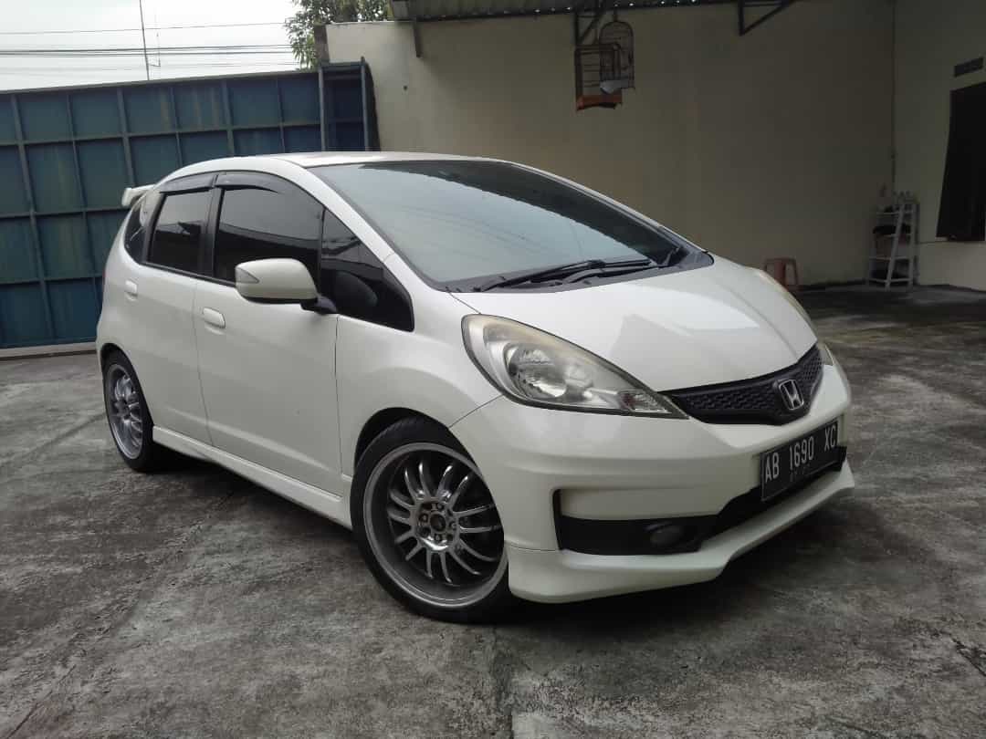 HONDA JAZZ 1.5 E