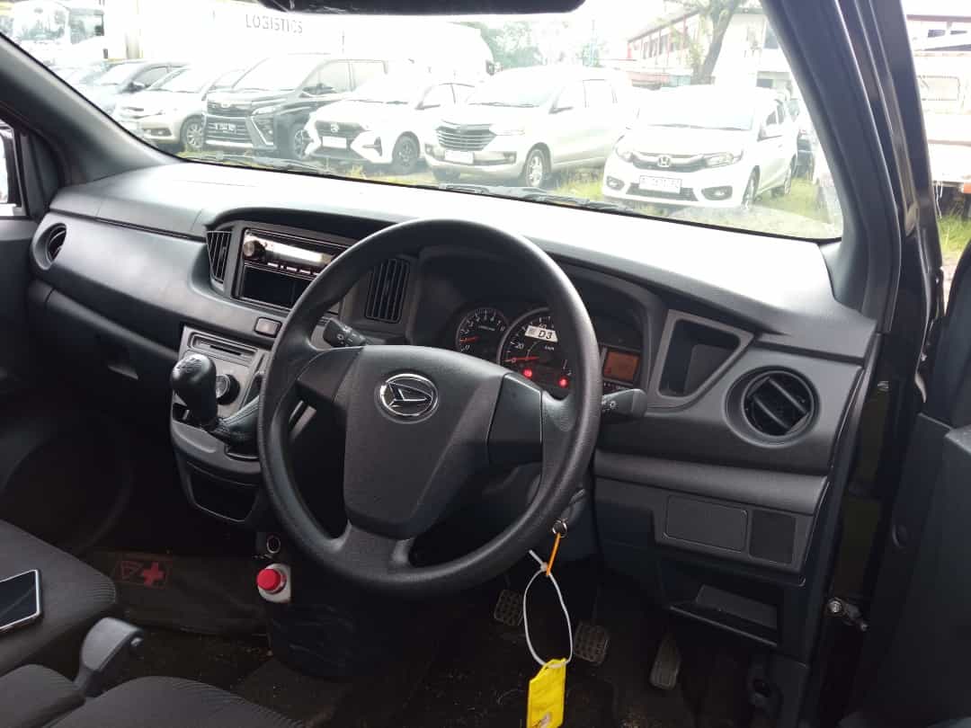DAIHATSU SIGRA 1.0 M