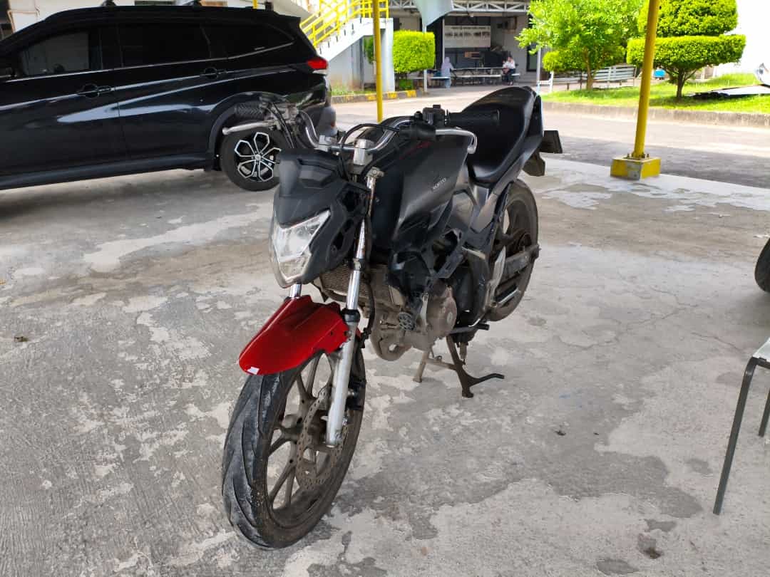HONDA CB 150 R