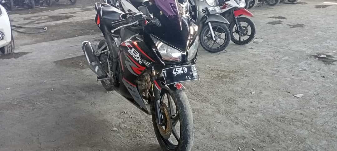 HONDA CBR 150 R