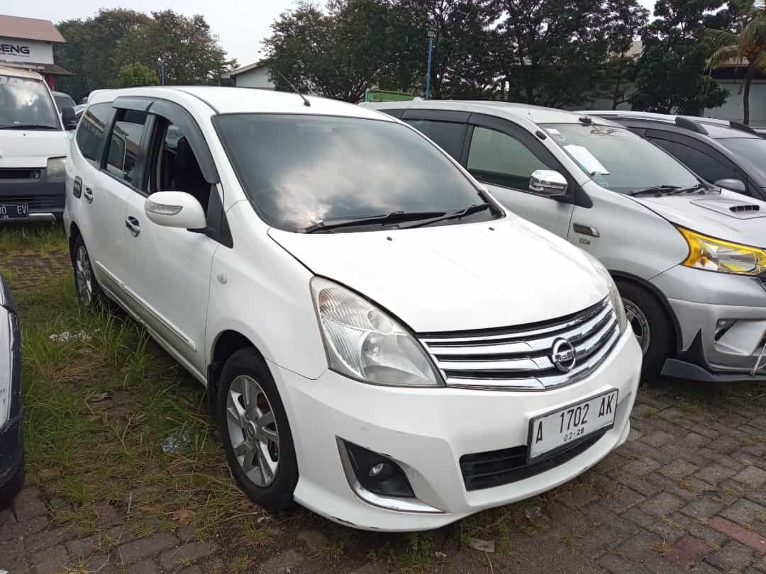 NISSAN GRAND LIVINA 1.5 XV