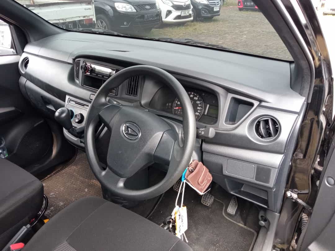 DAIHATSU SIGRA 1.0 D