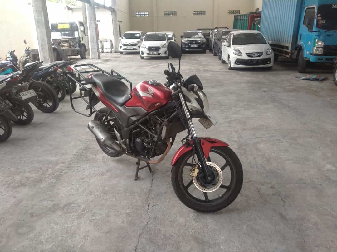 HONDA CB 150 R
