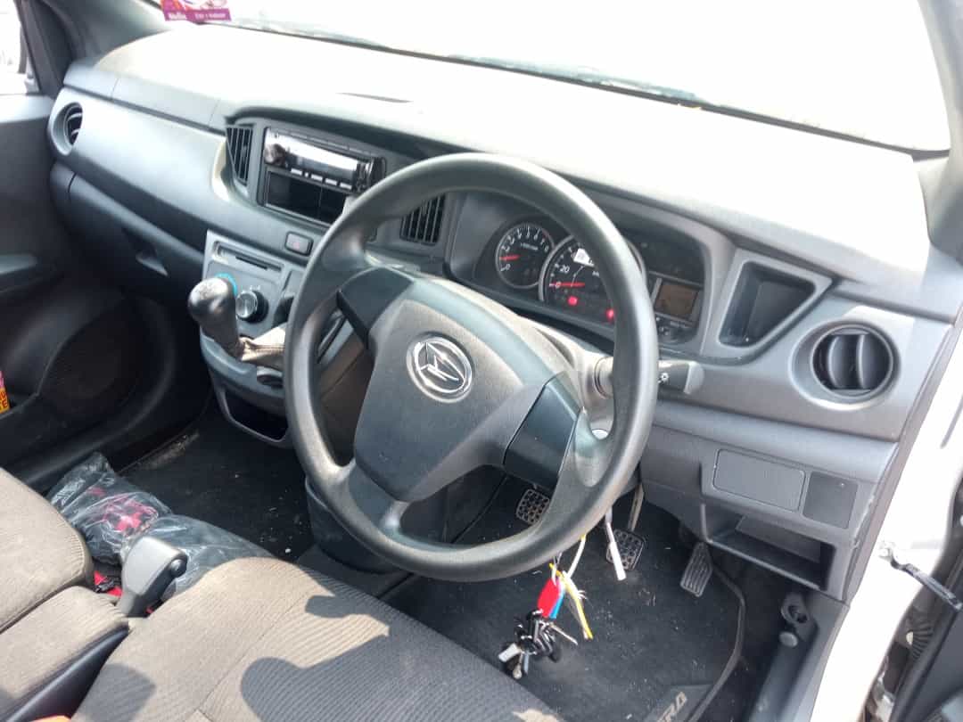 DAIHATSU SIGRA 1.0 M