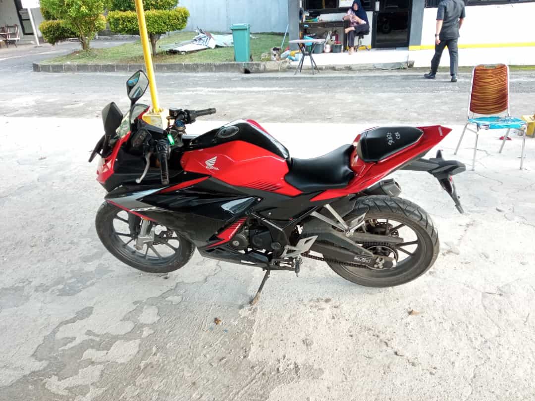 HONDA CBR 150 R