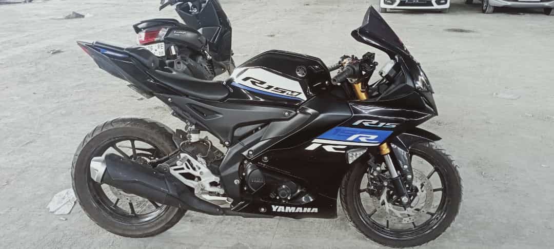 YAMAHA ALL NEW R15 CONNECTED