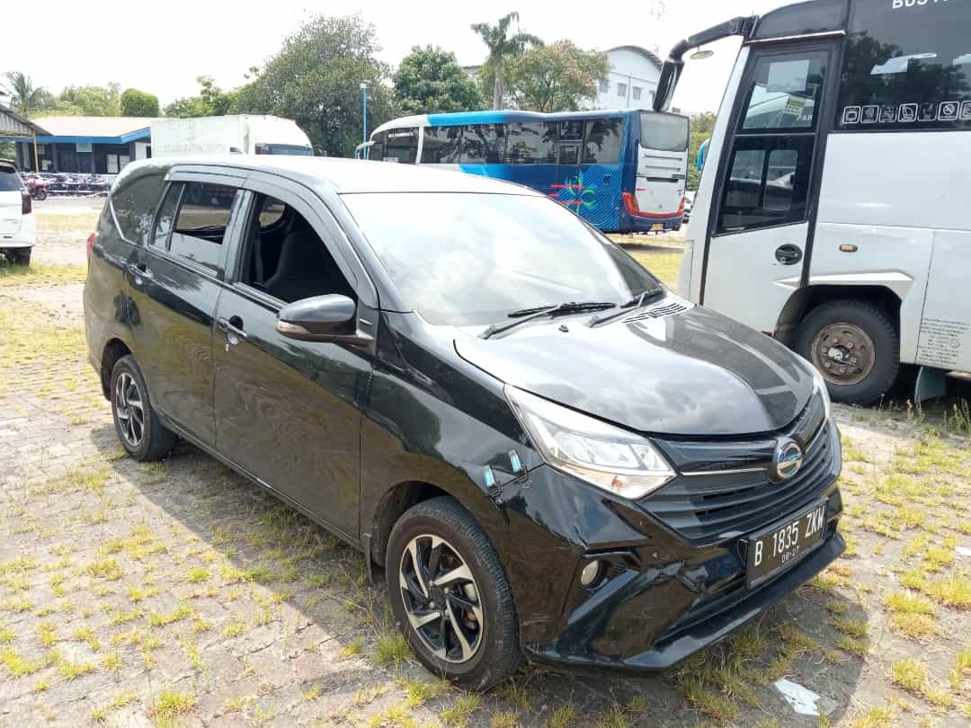 DAIHATSU SIGRA 1.2 R