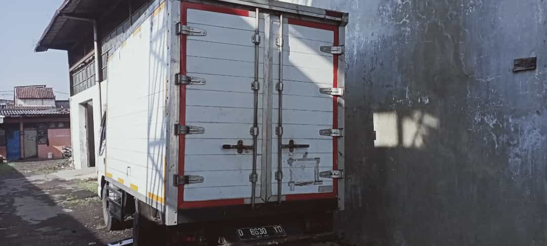 ISUZU NHR 55