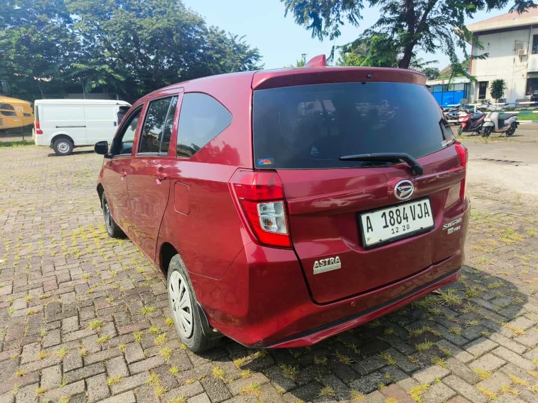 DAIHATSU SIGRA 1.0 M