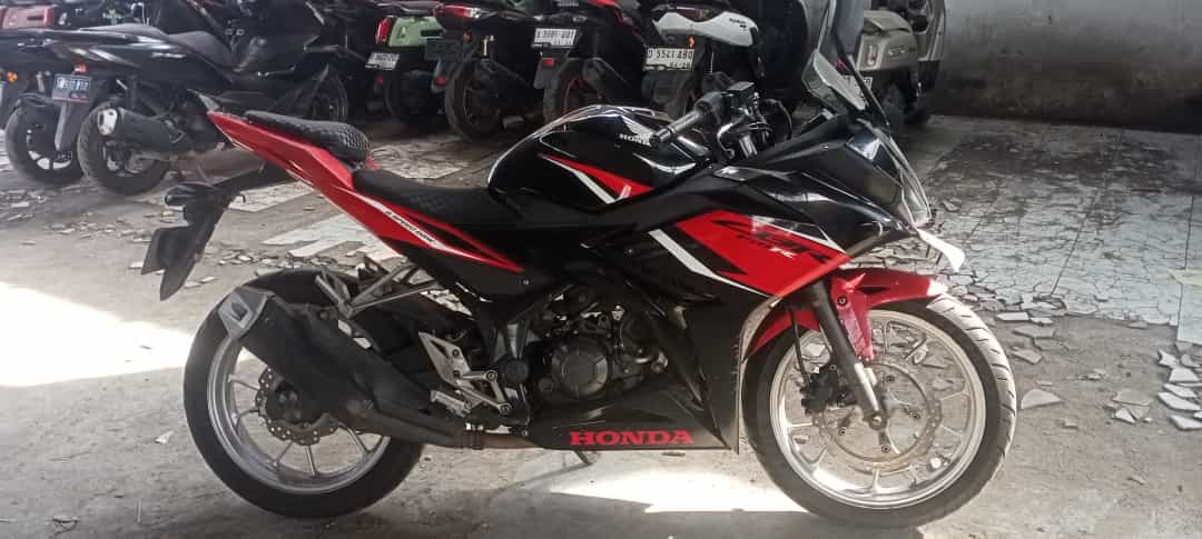 HONDA CBR 150 R