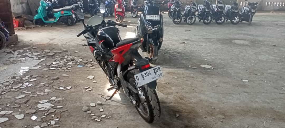 HONDA CBR 150 R