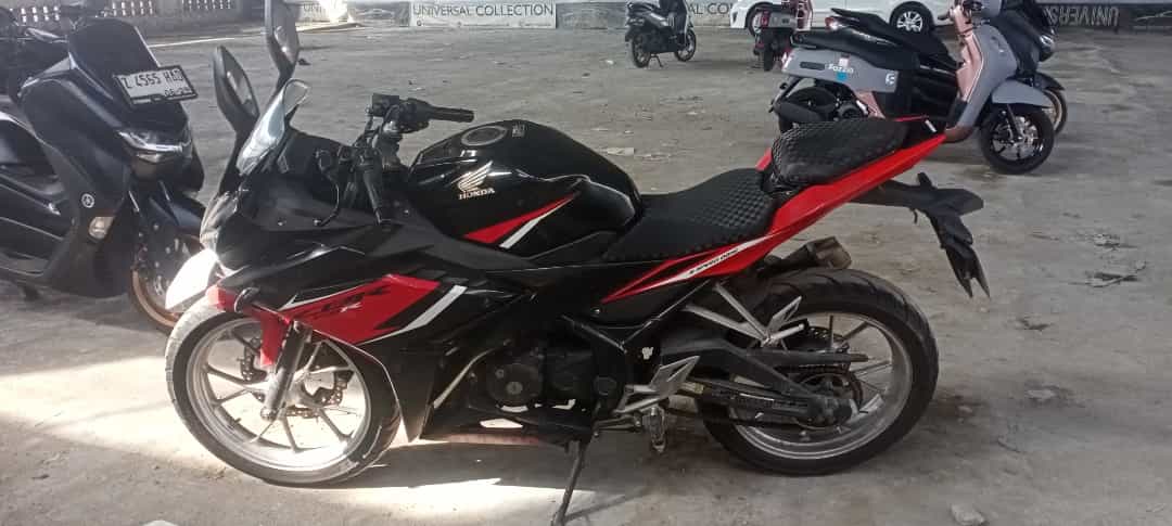 HONDA CBR 150 R